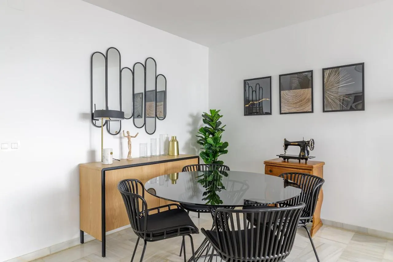 Caleta Homes - Apartamentos Pompidou Malaga 0*,  Hiszpania