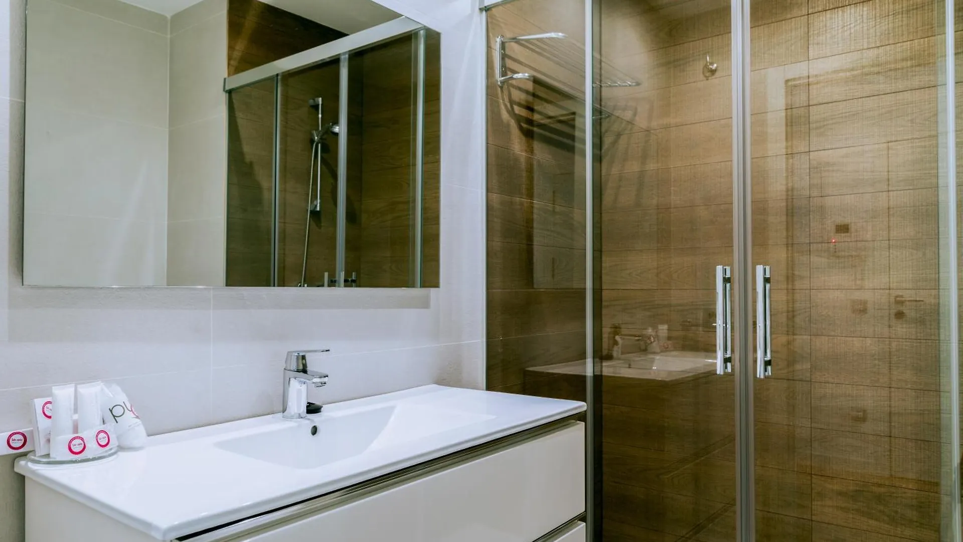 Caleta Homes - Apartamentos Pompidou Malaga